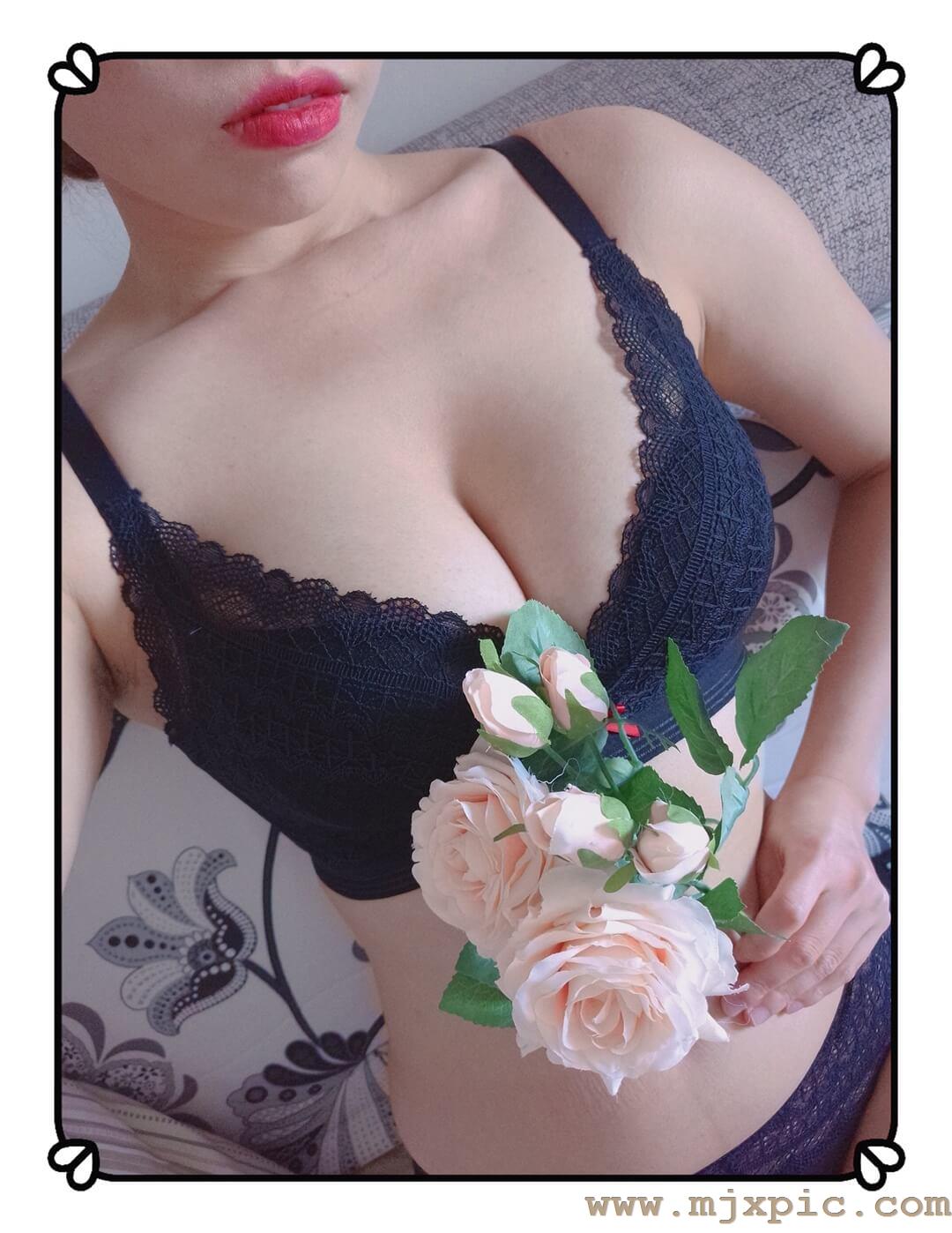 天然乳胶无钢圈文胸薄杯胸罩内衣套装买家秀