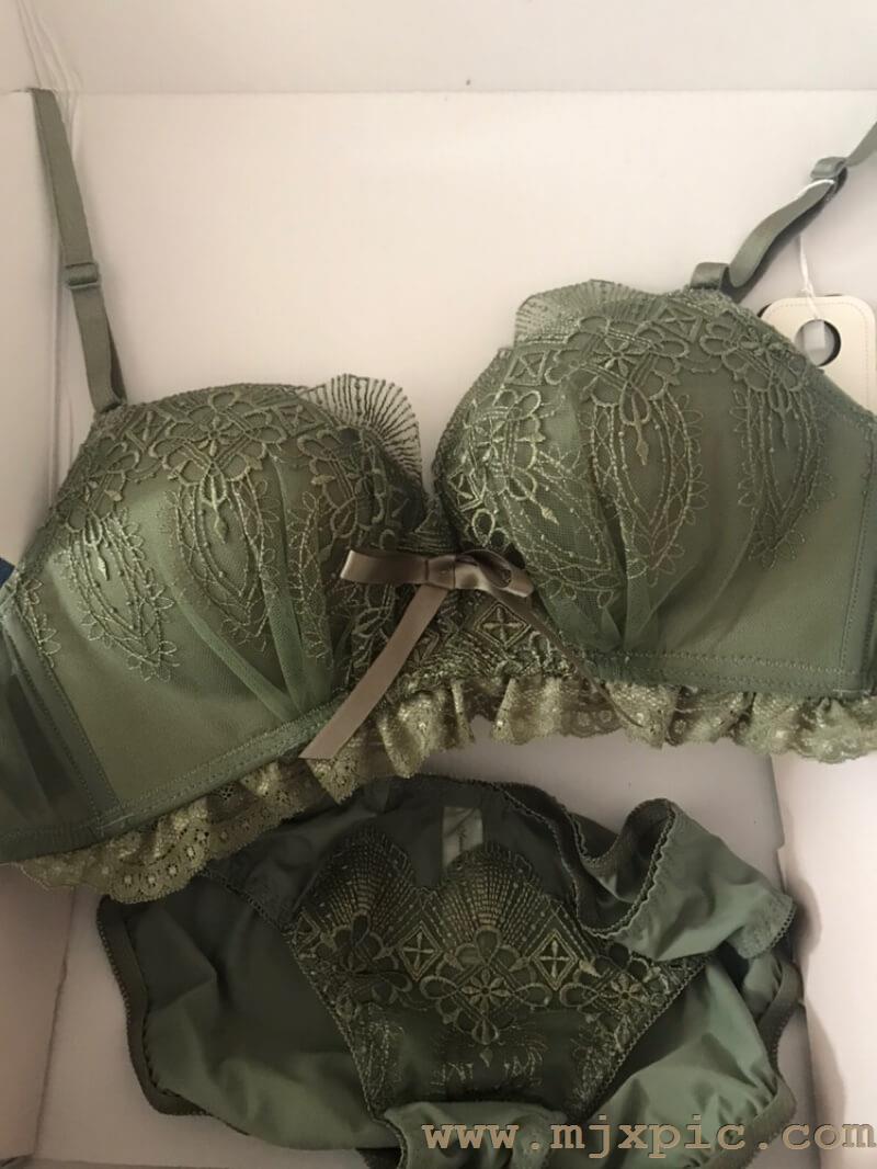 夏季小胸聚拢无钢圈调整型收副乳舒适性感胸罩文胸套装