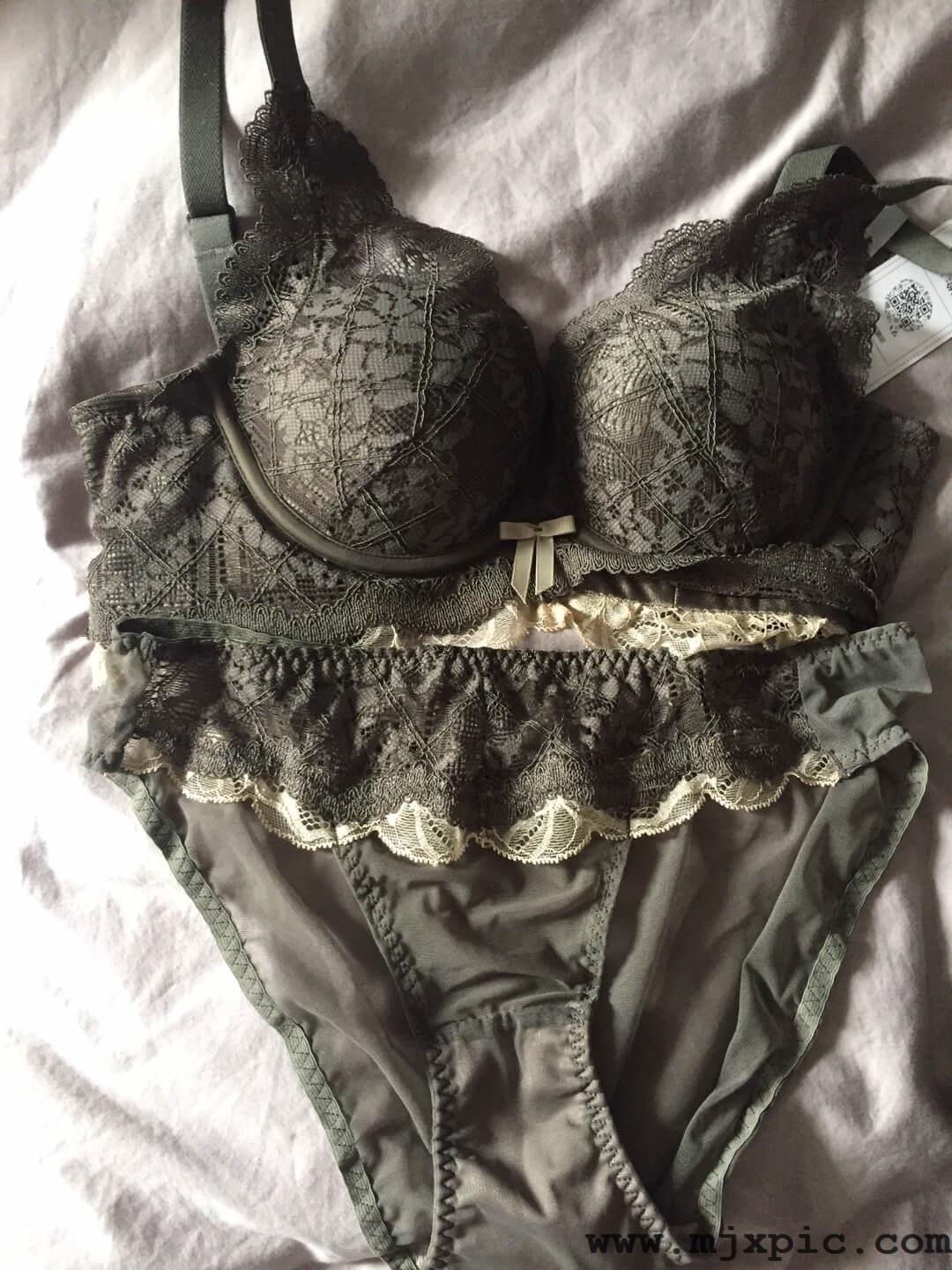 性感蕾丝小胸聚拢无钢圈收副乳文胸套装买家秀